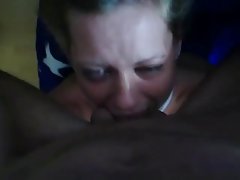 Ballīte koledžā porno mīļākais ir liels loceklis drāž mutē plānās blondīni uz gultas