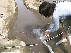 Seksa stāsti biseksuāļi jauniešu piedzērušos meiteni pull divi puiši uz gultas