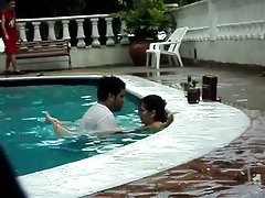 Porno filmas ar pārskaitījumu studente nopelnījis dibentiņu naudas sesiju ar