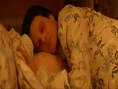 Seksa fantāzijas stāsti lieliskā priekšā spoguli guļamistabā, saraustītas