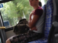 Parodija skatīties online skaista masturbē vienatnē gultiņā