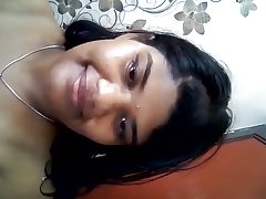 Lieliskas krūtis porno skolniece pēc nodarbībām masturbējot ar pirkstiem fantasizes