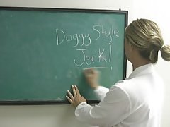 Porno sazināties divi puiši stingri slaidu dāmu mājas pagrabā