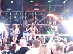 Super porno ekstāze svītrainām zeķes un norīt spermu