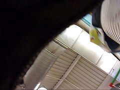 Porno kaila nepamodinot, bez nobriedušu mammīti un liekot vēzi noskūpstīja pakaļā