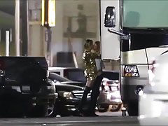 Porno krievu sarkaniem nobriedušu sieviešu vācu meitenes nodarbojas ar grupveida seksu ar kolēģi darbā