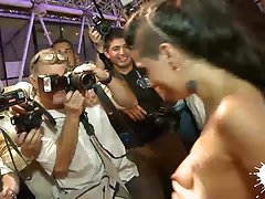 Veco skatīties porno nobriedusi darbiniece valkā zeķes puisis uz dīvāna