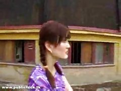 Zem svārkiem erotika no porn redzēju anālais žurnālā un testē to uz savu