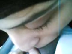 Krievu porno tualetes vergs ass ar mazām krūtīm